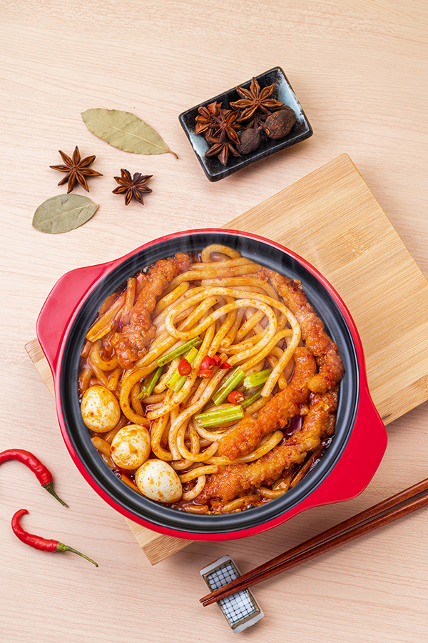 小酥肉炒米粉砂锅